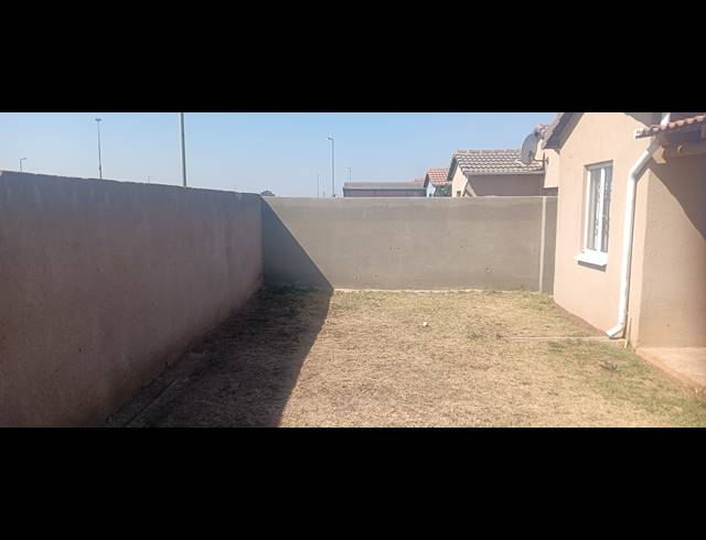 3 BEDROOM FREEHOLD FOR SALE IN WINDMILL PARK